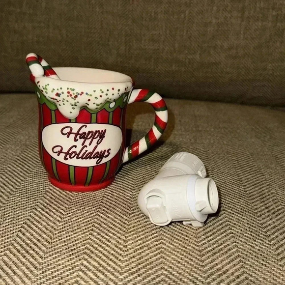 NIB SCENTSY Home Wax Melt Fragrance Warmer Plug In Happy Holidays Christmas - Picture 4 of 4